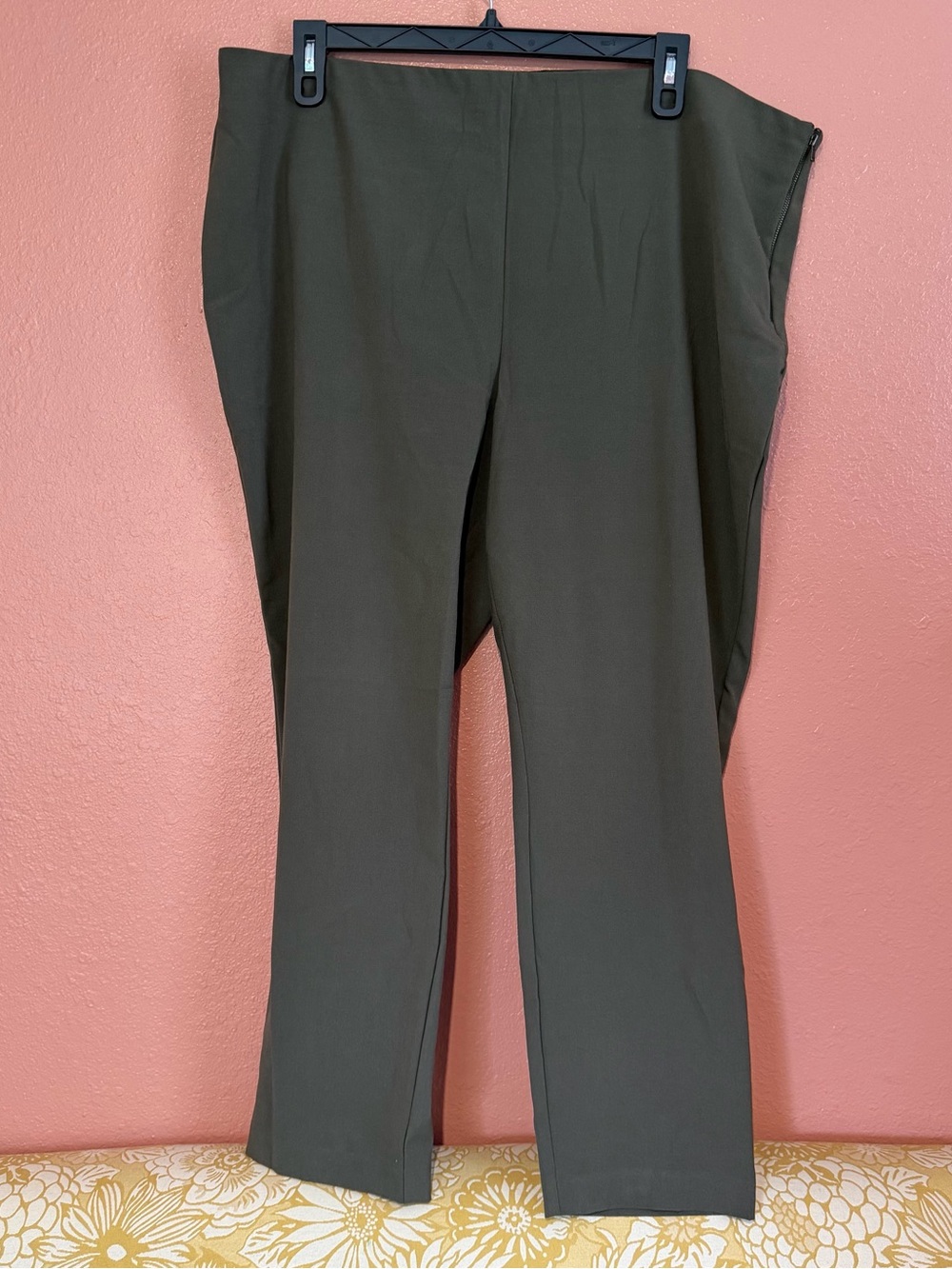 Nine West Olive Cropped Straight Leg Crop Pants